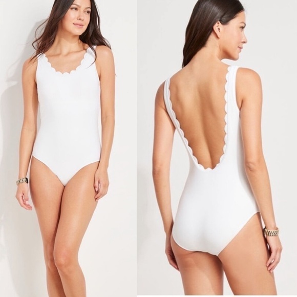 NWT Vineyard vines white Textured Scallop One-Piece swimsuit
